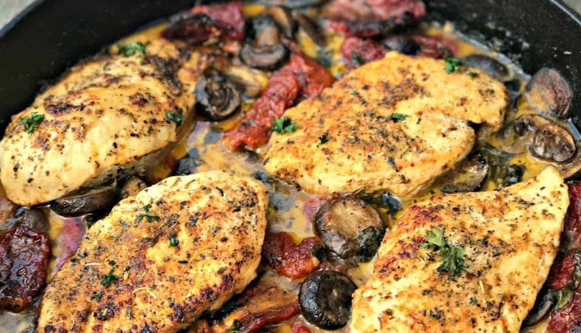 Chicken with SunDried Tomatoes and Mushrooms in White Wine Cream Sauce