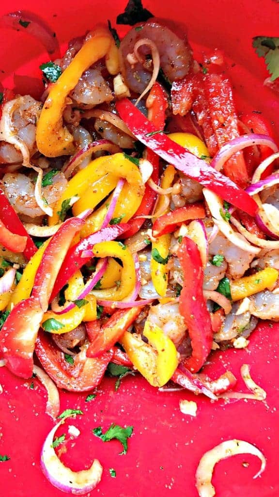 20-Minute Low-Carb One Sheet Pan Shrimp Fajitas