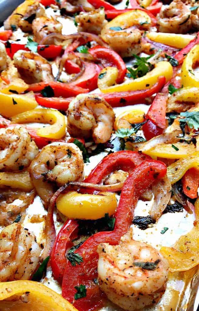 20-Minute Low-Carb One Sheet Pan Shrimp Fajitas