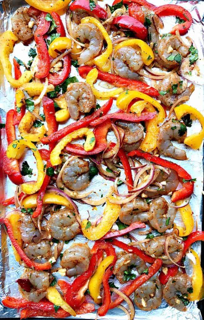 20-Minute Low-Carb One Sheet Pan Shrimp Fajitas