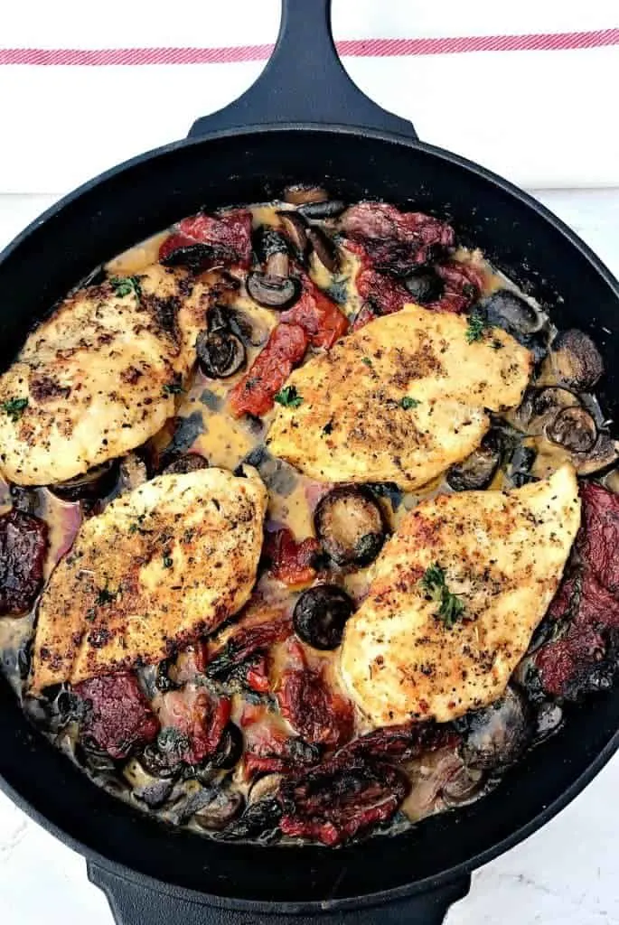 Chicken with Sun-Dried Tomatoes and Mushrooms in White Wine Cream Sauce