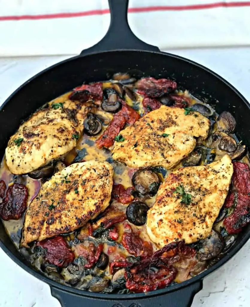 Chicken with Sun-Dried Tomatoes and Mushrooms in White Wine Cream Sauce