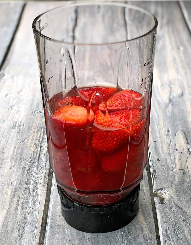 rose' wine popsicles in a blender