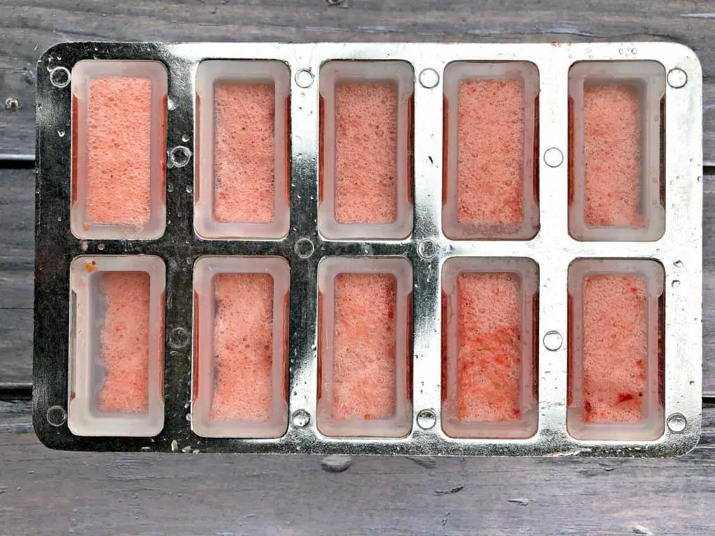 rose' wine popsicles in a mold