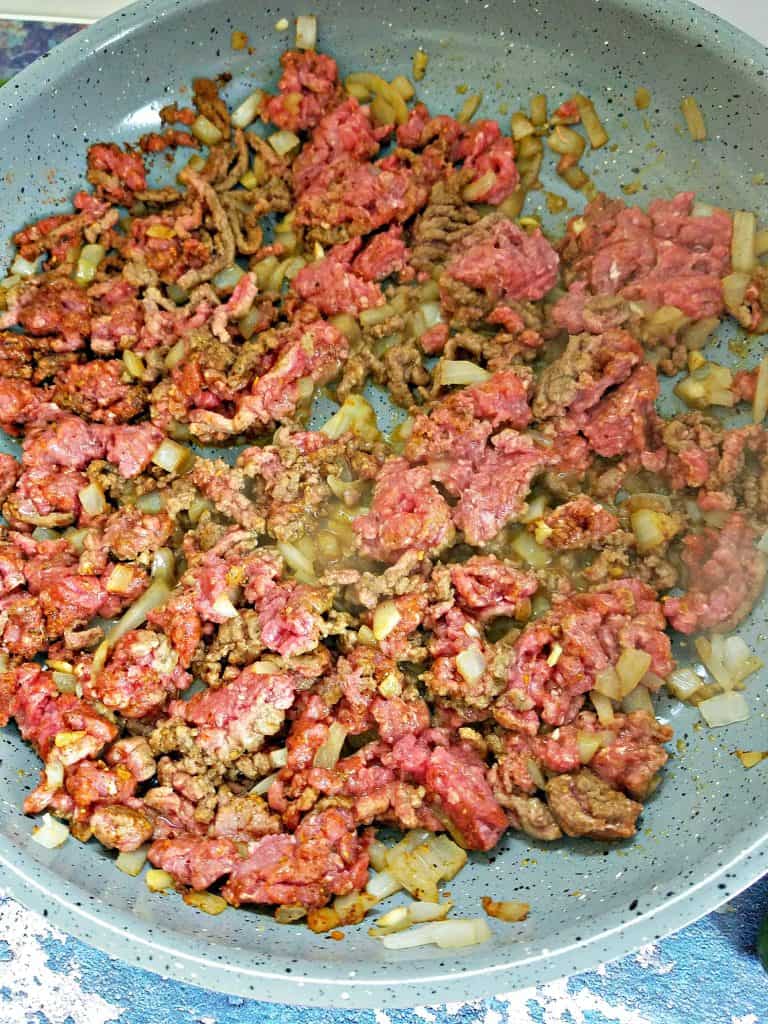 cooked hamburger beef