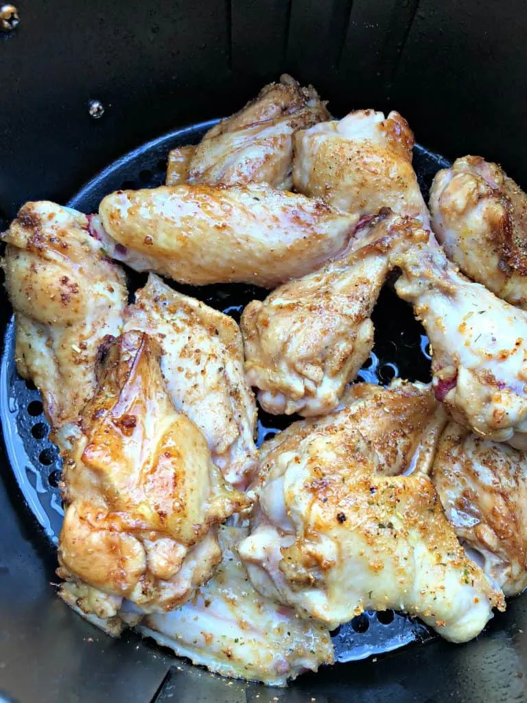 cooked chicken wings in air fryer