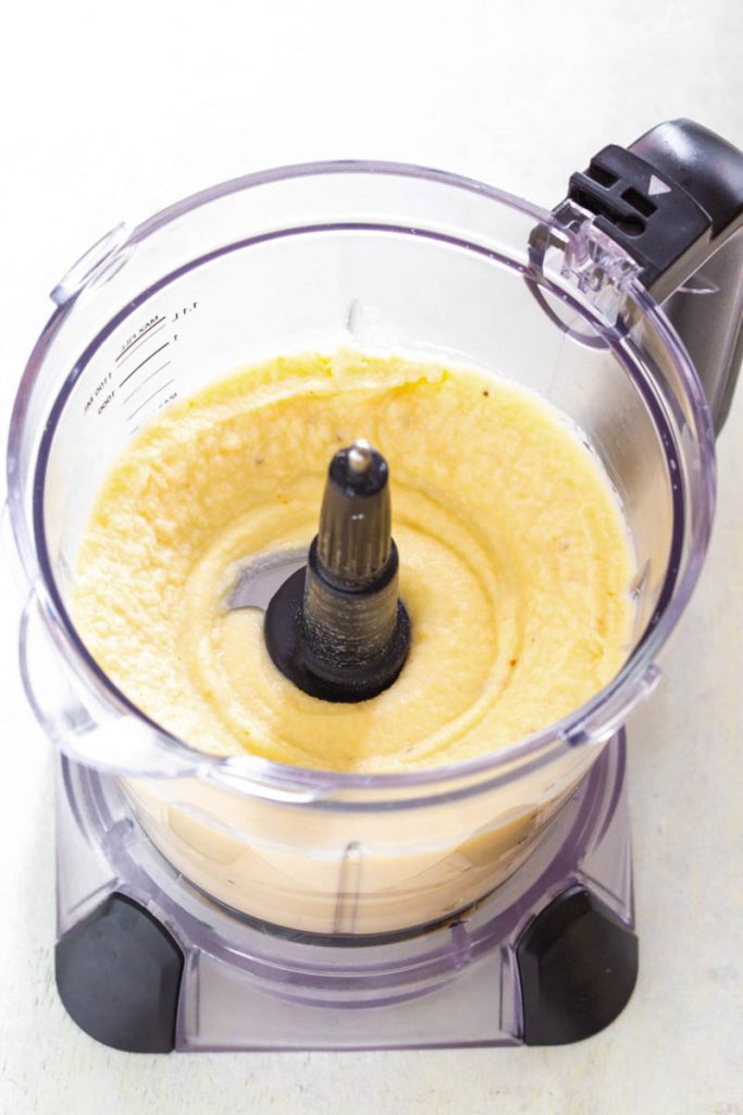 keto cauliflower mashed potatoes in a blender