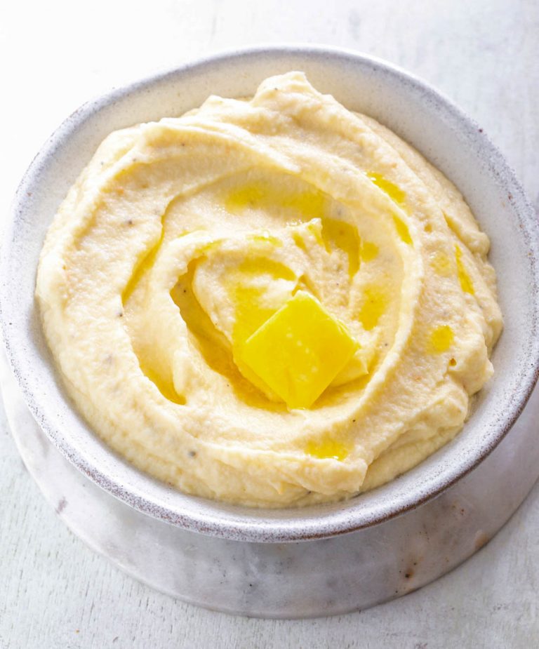 keto cauliflower mashed potatoes in a glass bowl