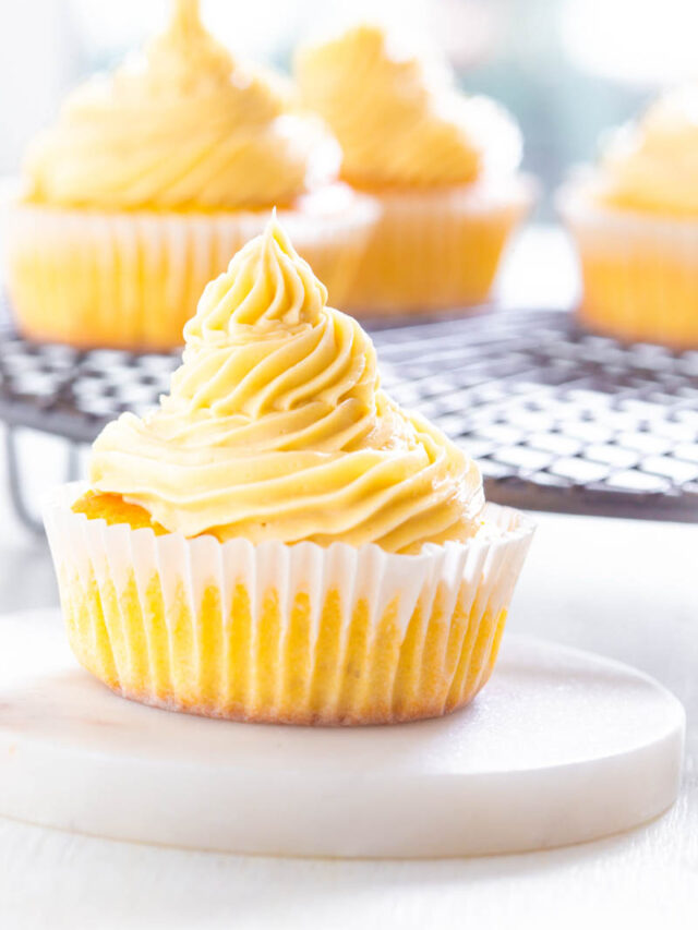 Sugar Free Vanilla Cupcakes - Keto Dessert