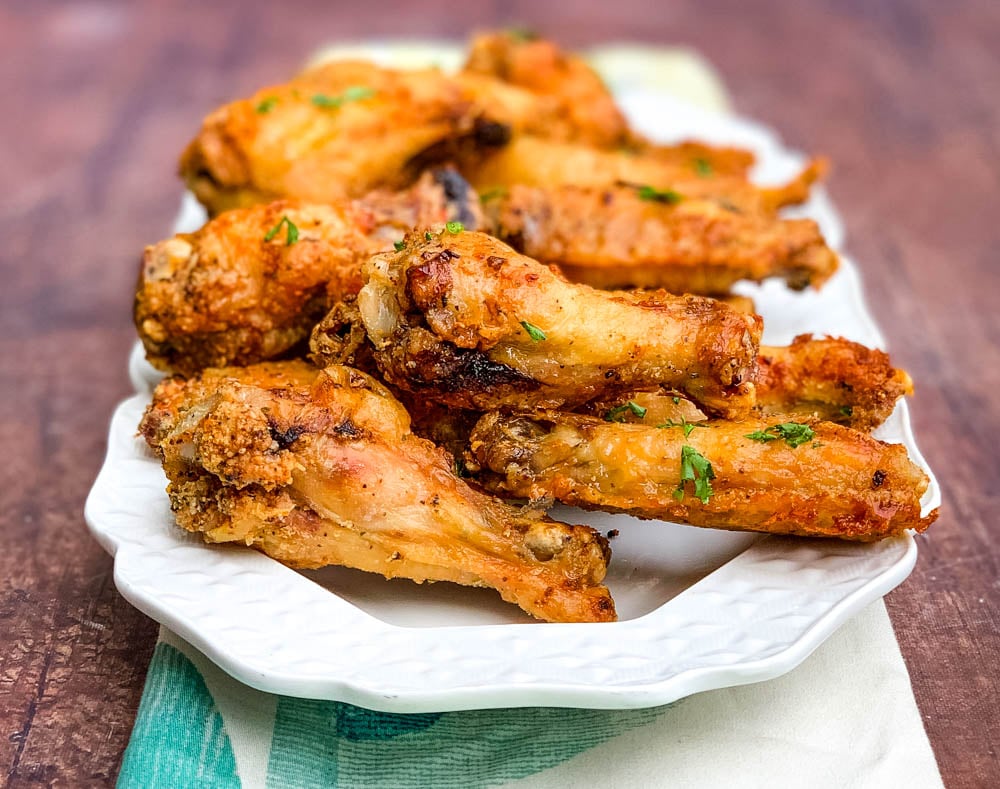 air fryer keto fried chicken wings on a white plate