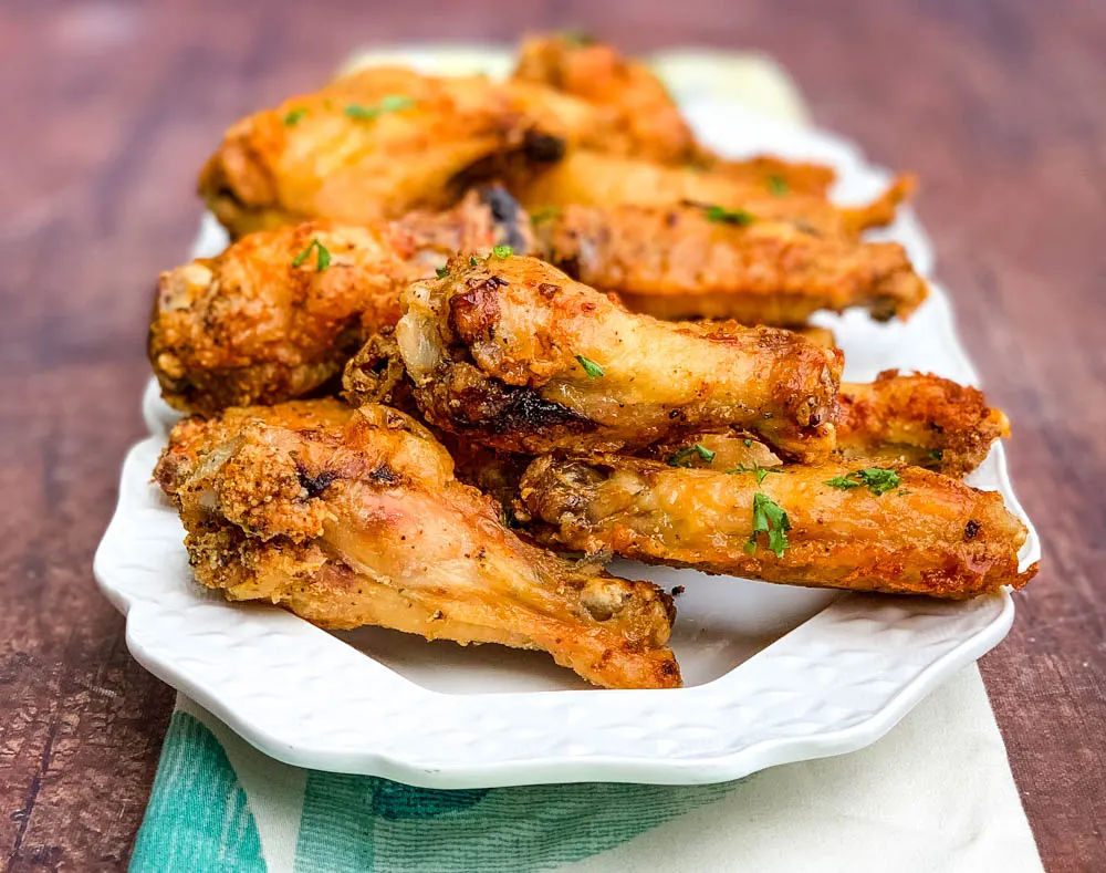 air fryer keto fried chicken wings on a white plate