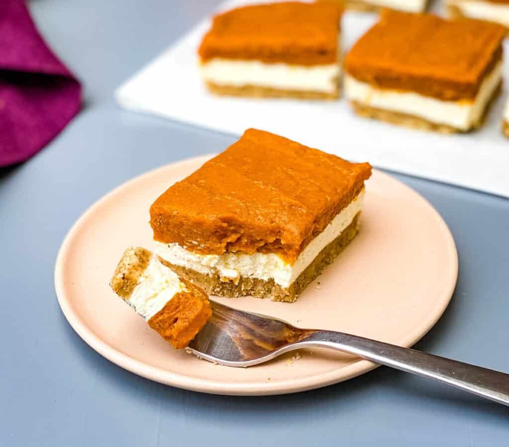 Easy No Bake Pumpkin Cheesecake Bars