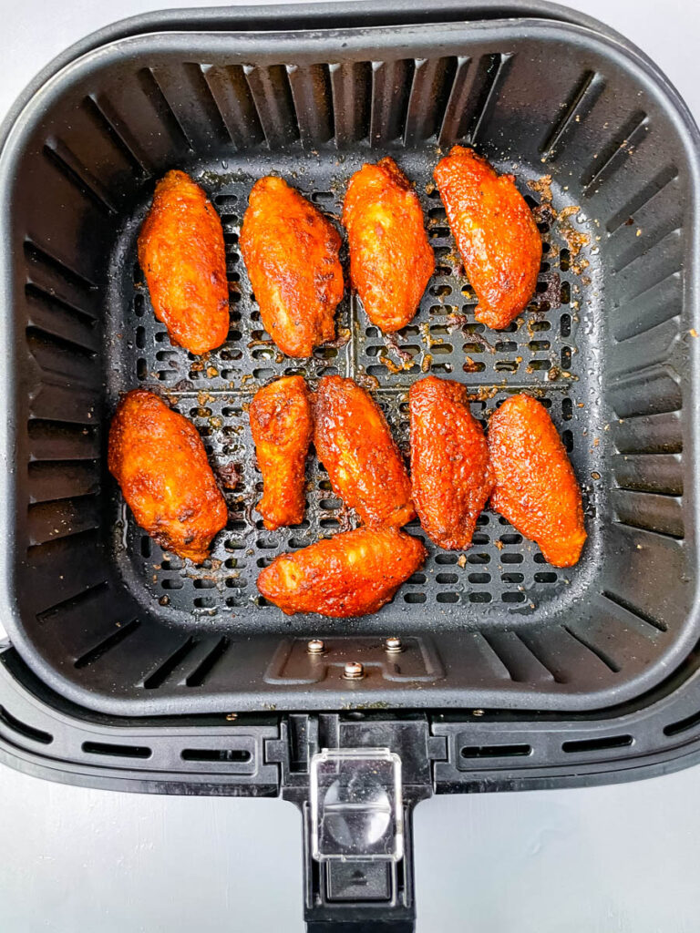 keto chicken wings in a basket