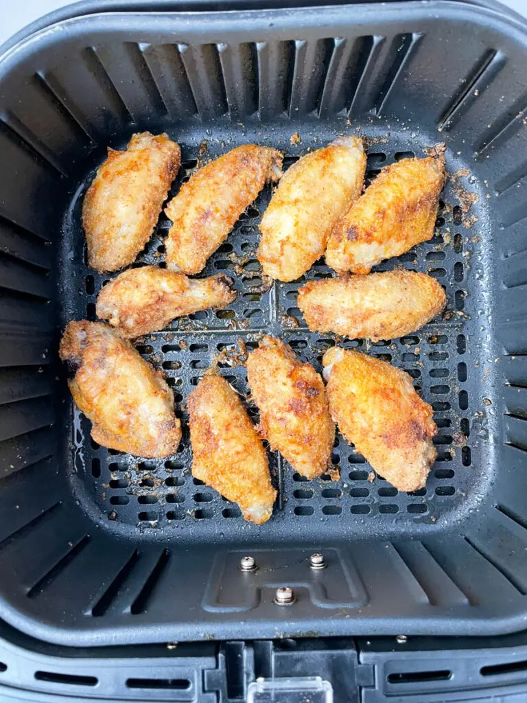 keto chicken wings in a basket