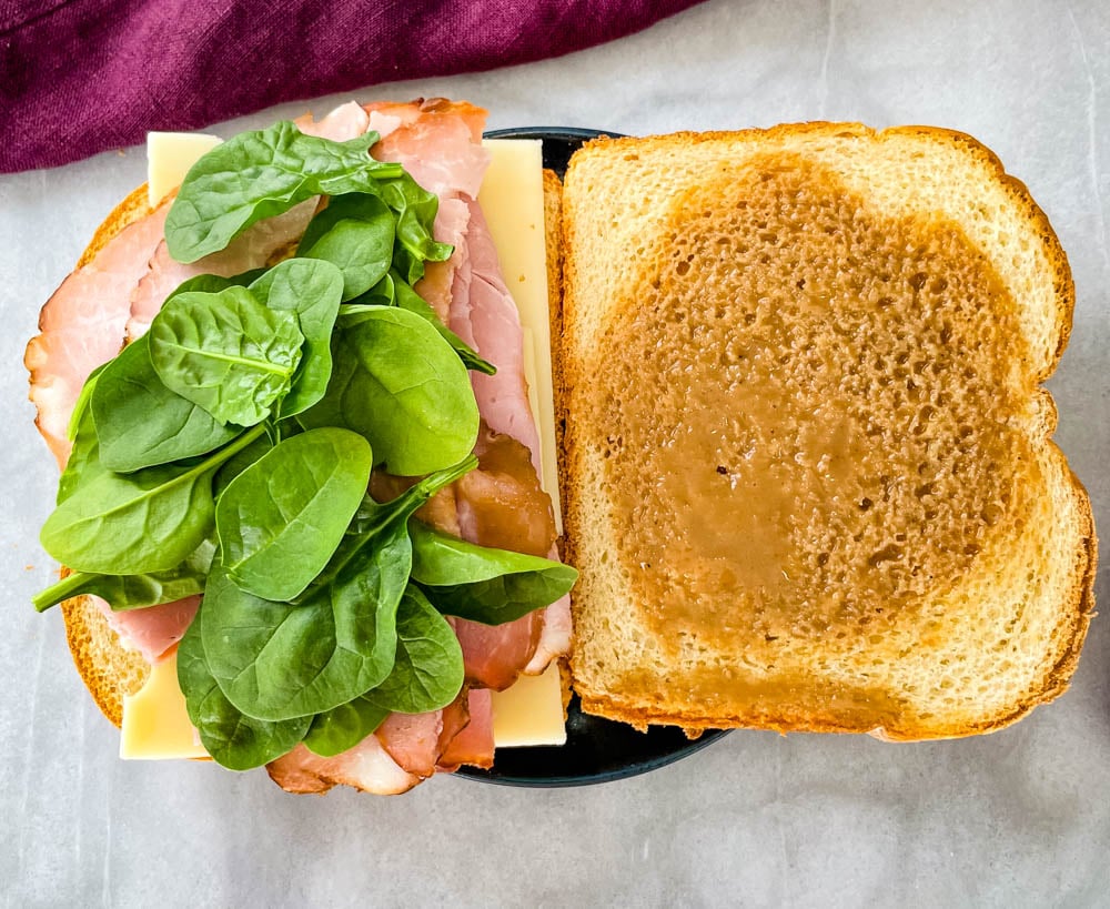 ham sandwich on a plate