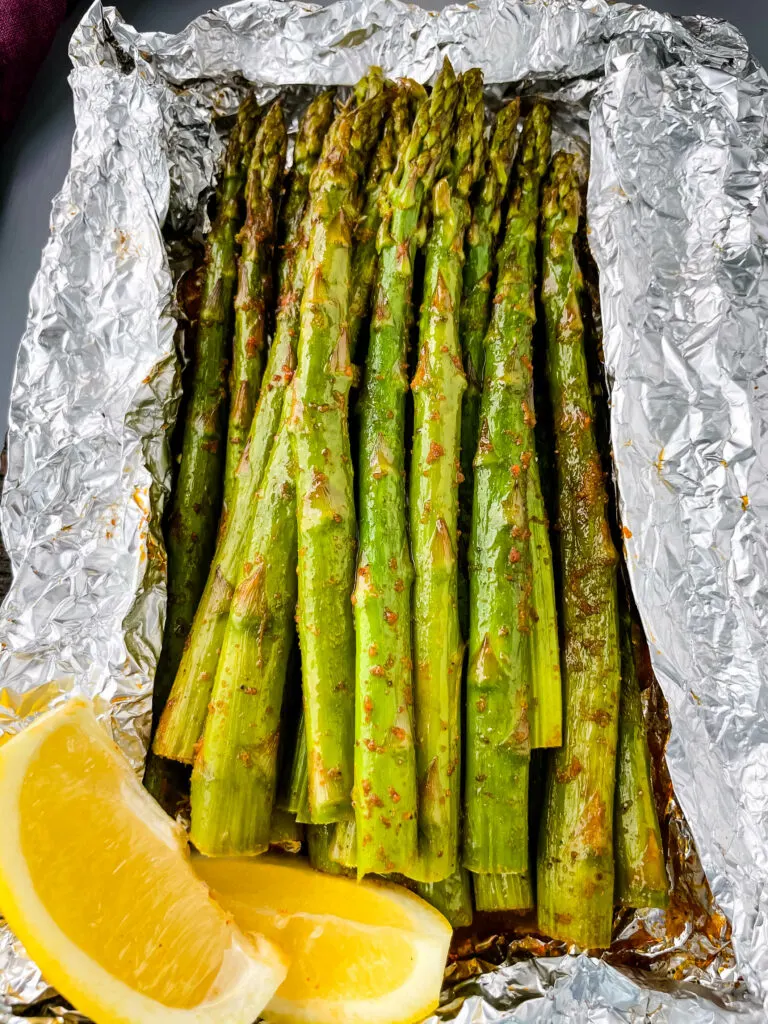 grilled asparagus in foil