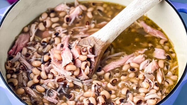 southern black eyed peas in a Dutch oven