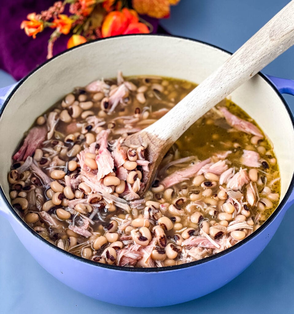 southern black eyed peas in a Dutch oven