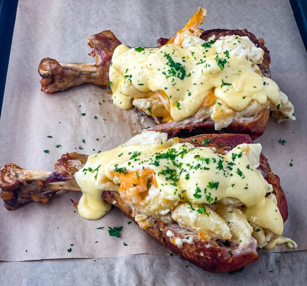 stuffed turkey leg with mac and cheese and parsley