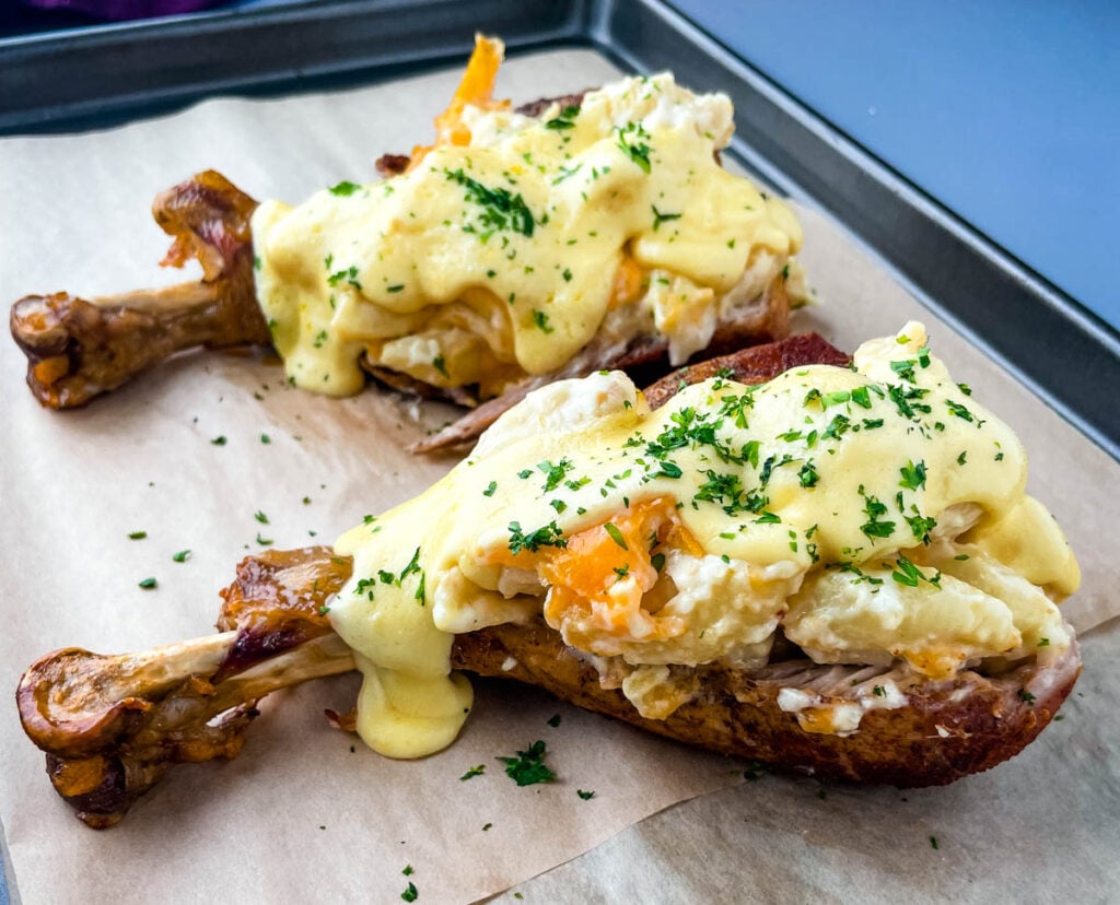 stuffed turkey leg with mac and cheese and parsley