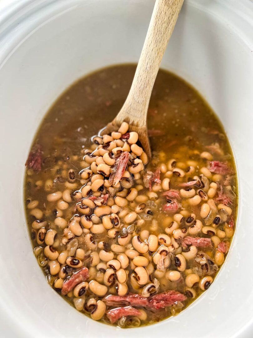 SlowCooker Crockpot Black Eyed Peas with Smoked Turkey (No Soak) + {VIDEO}