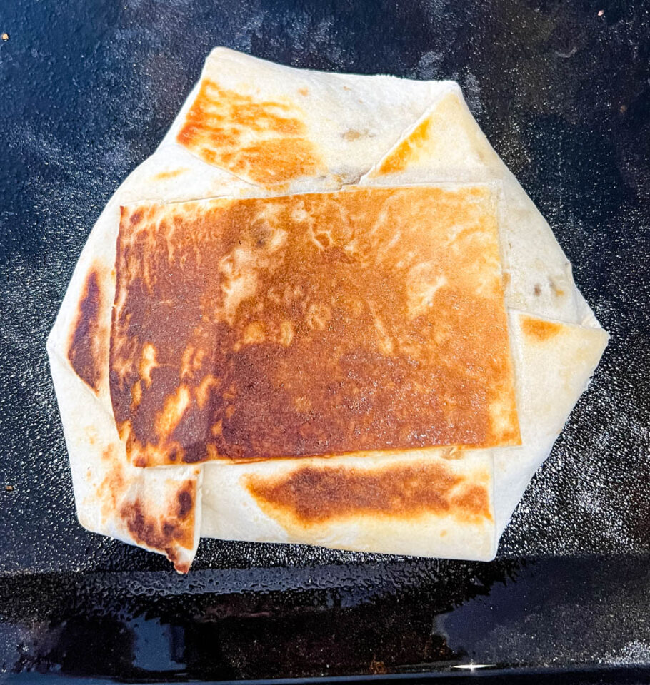 Easy Breakfast Crunchwrap + {VIDEO}