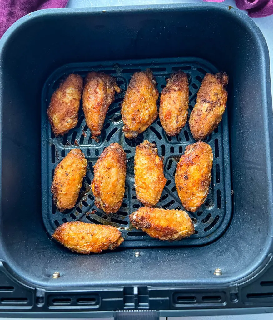 dry rub chicken wings in an air fryer