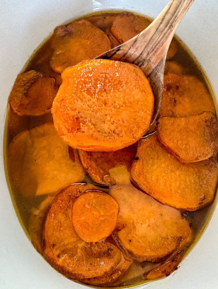 Slow Cooker Crockpot Candied Sweet Potatoes (Soul Food Yams)