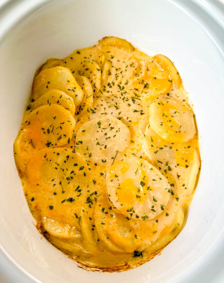 Slow Cooker Crockpot Cheesy Au Gratin Potatoes