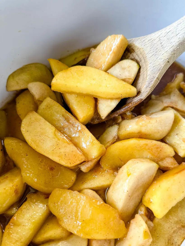 Best Crockpot Baked Apples - fall recipe