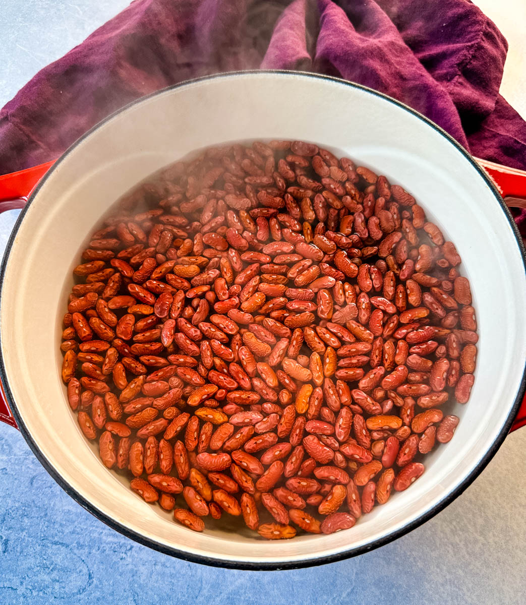 dry kidney red beans in a pot of water to quick soak