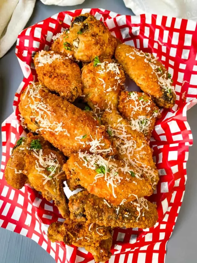 Crispy Garlic Parmesan Chicken Wings