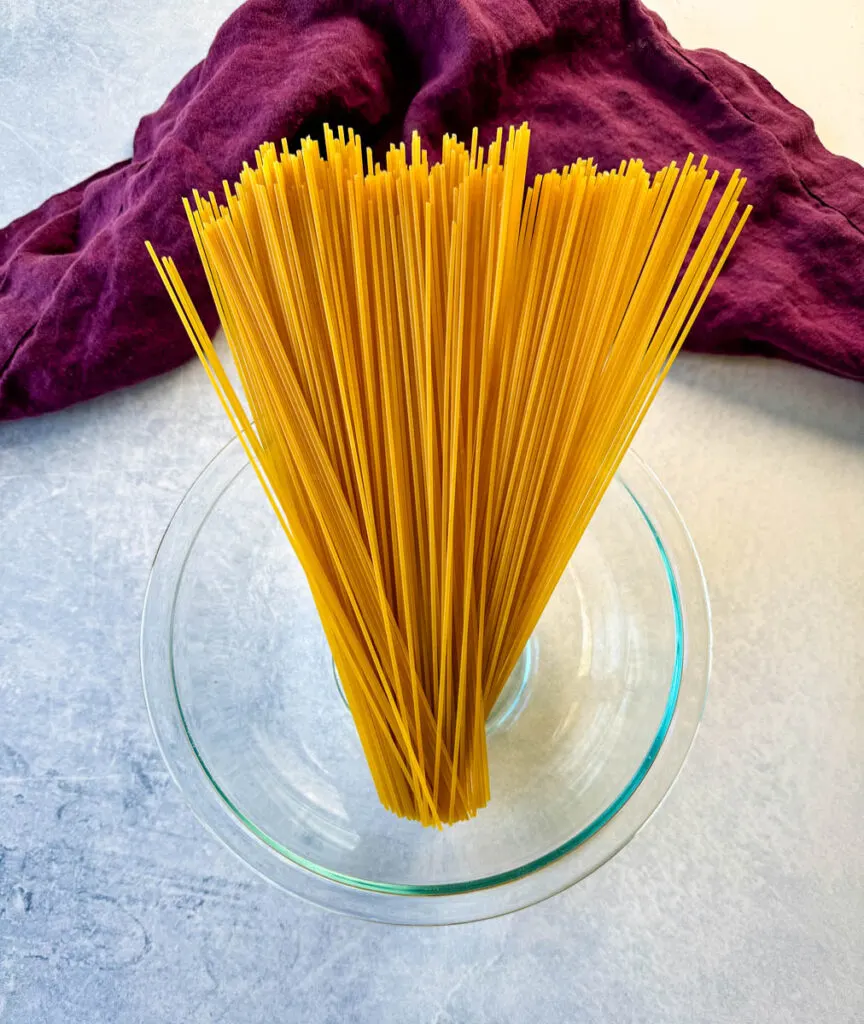 spaghetti pasta in a glass bowl