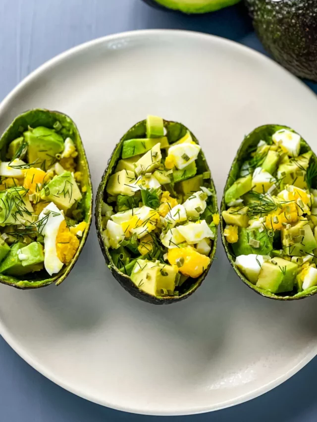 You'll Make These Avocado Egg Cups ALL Summer!