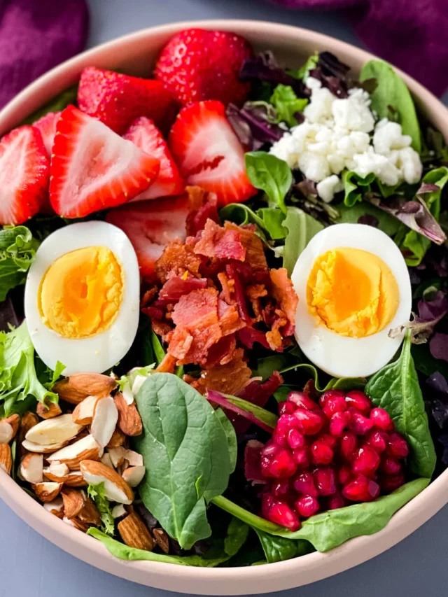 Fresh and Healthy Breakfast Salad You'll LOVE